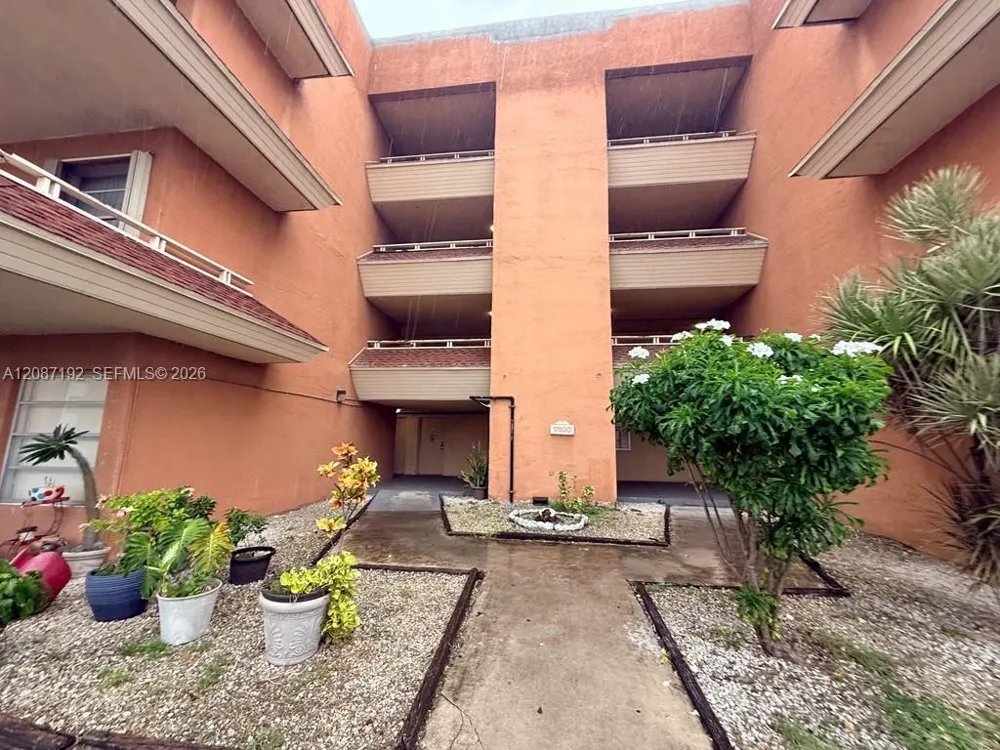 17530 NW 68th Ave #C4010 Hialeah, FL 33015