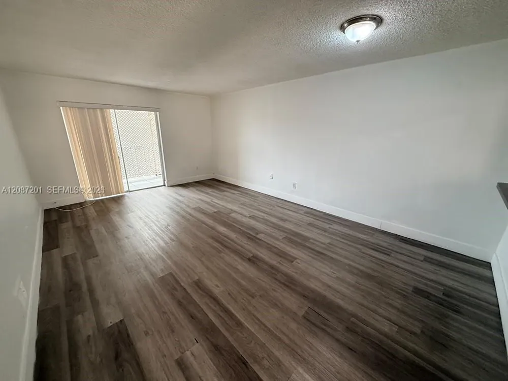 6125 W 20th Ave #312 Hialeah, FL 33012