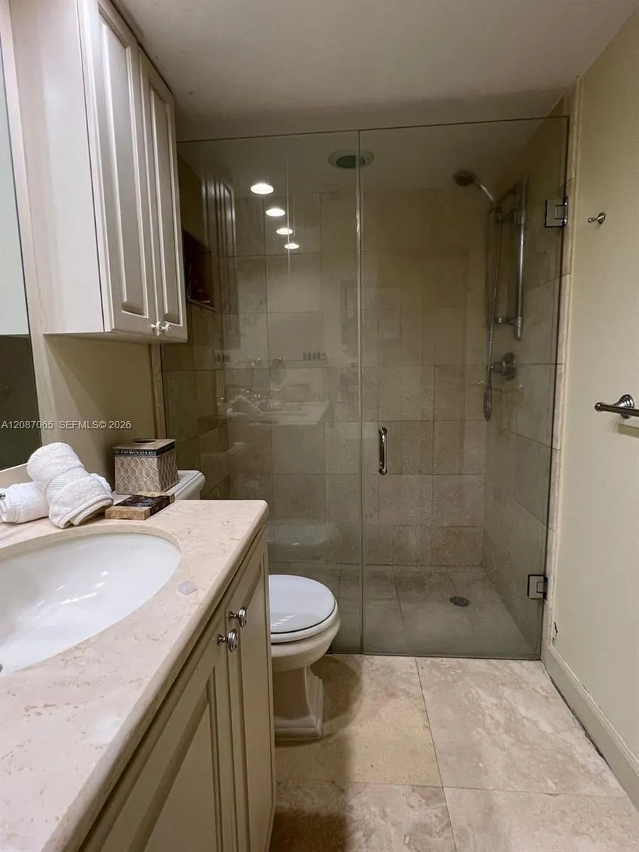 18151 NE 31st Ct #1005 Aventura, FL 33160