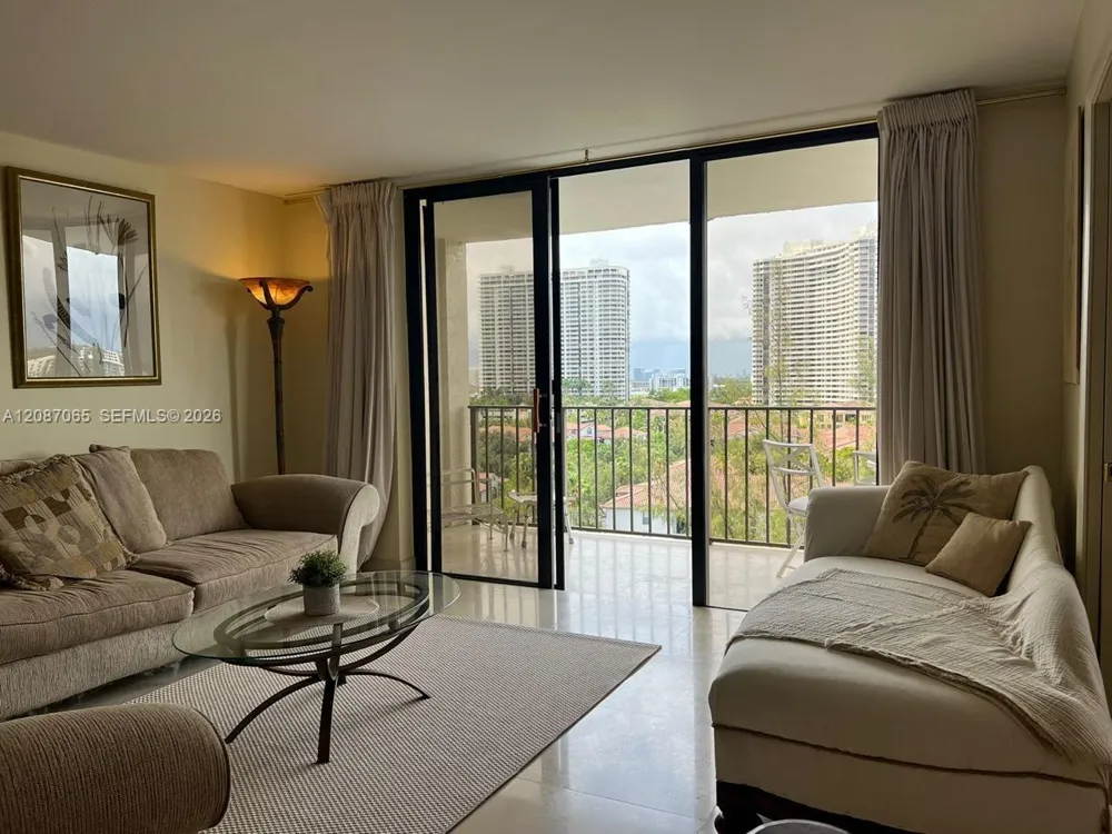 18151 NE 31st Ct #1005 Aventura, FL 33160