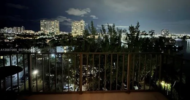 18151 NE 31st Ct #1005 Aventura, FL 33160