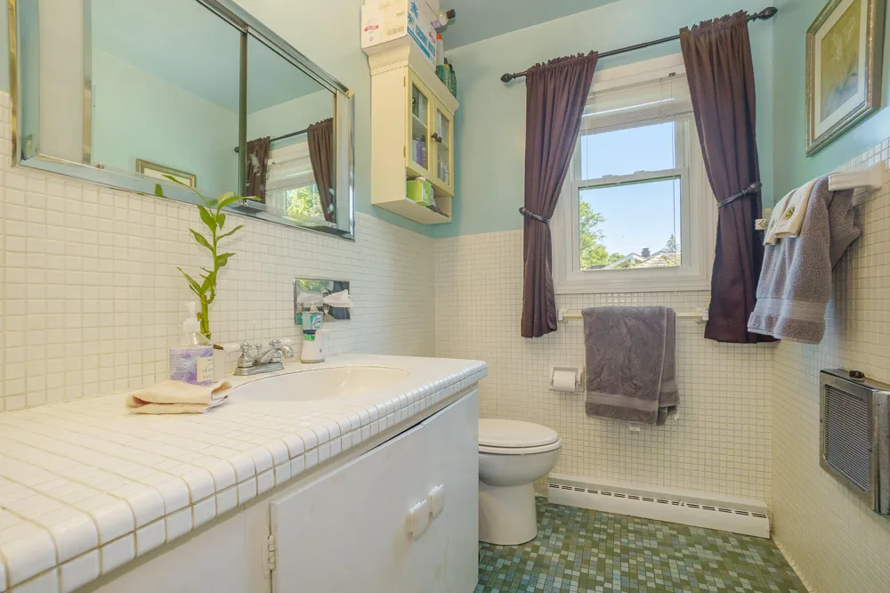 906 Walnut Street Three Rivers, MI 49093