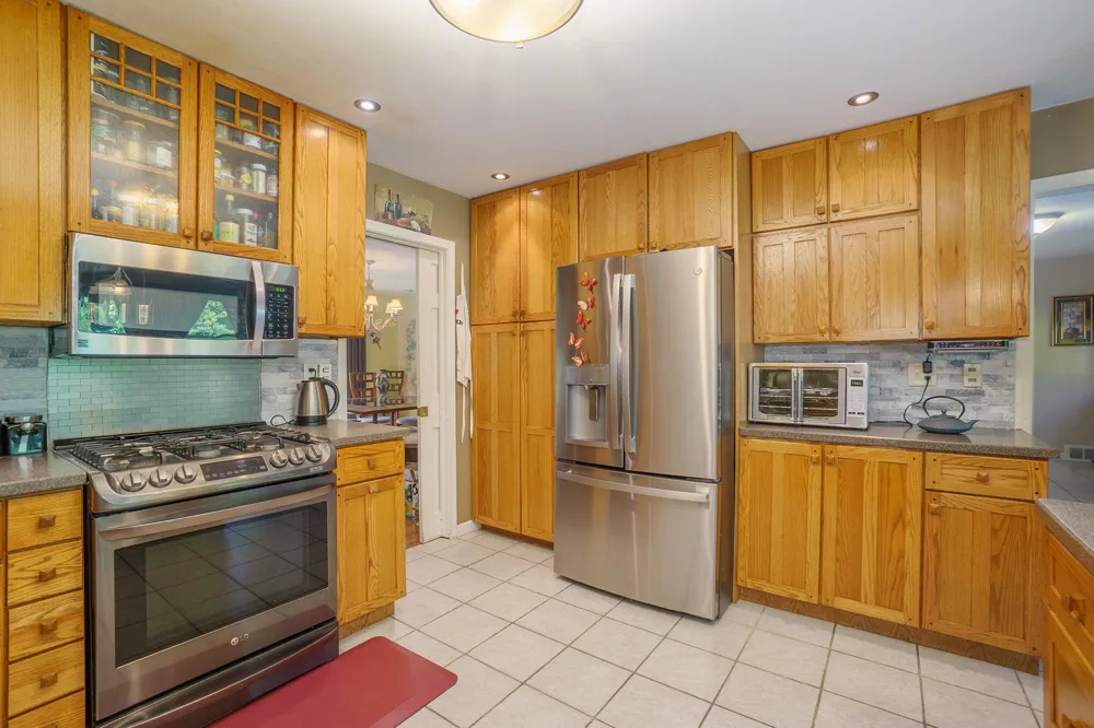 906 Walnut Street Three Rivers, MI 49093