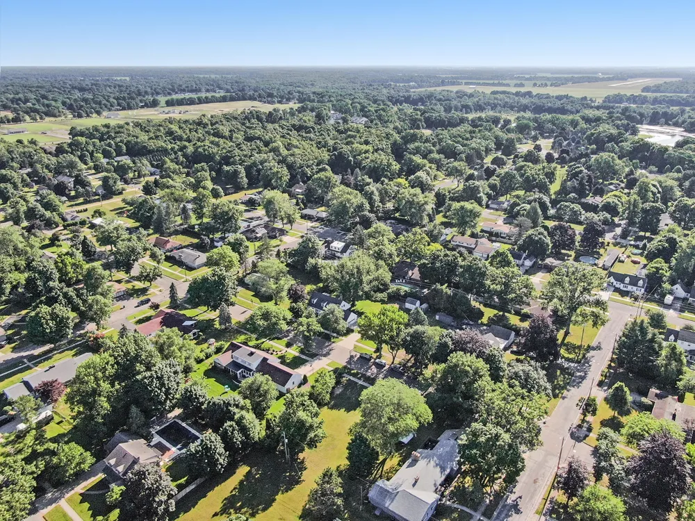 906 Walnut Street Three Rivers, MI 49093