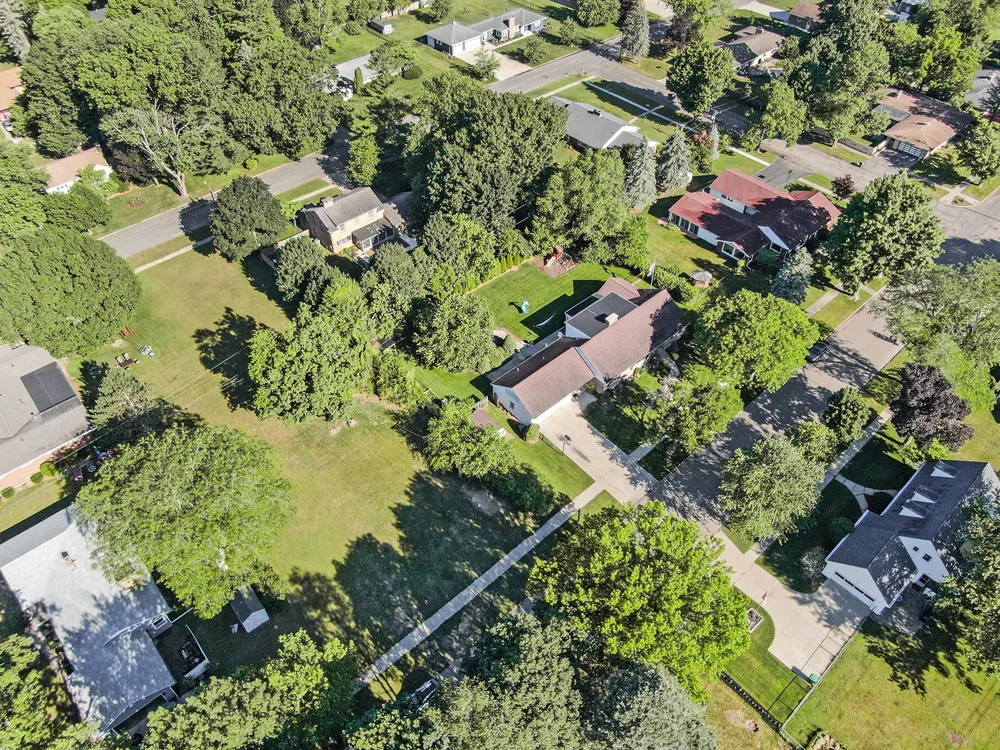 906 Walnut Street Three Rivers, MI 49093