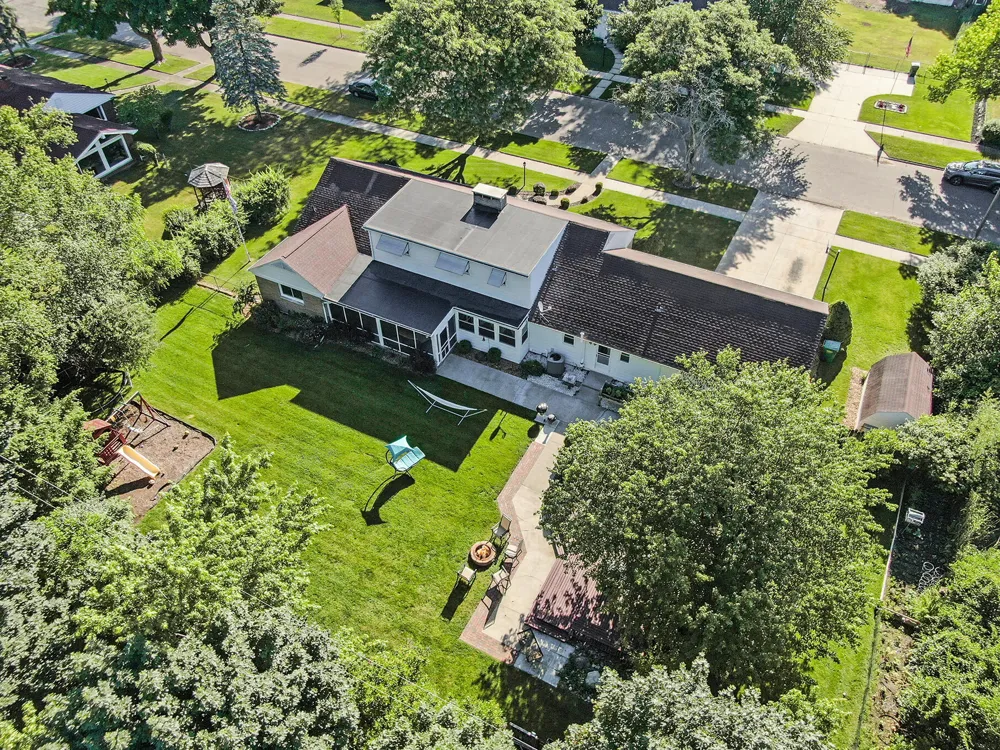 906 Walnut Street Three Rivers, MI 49093