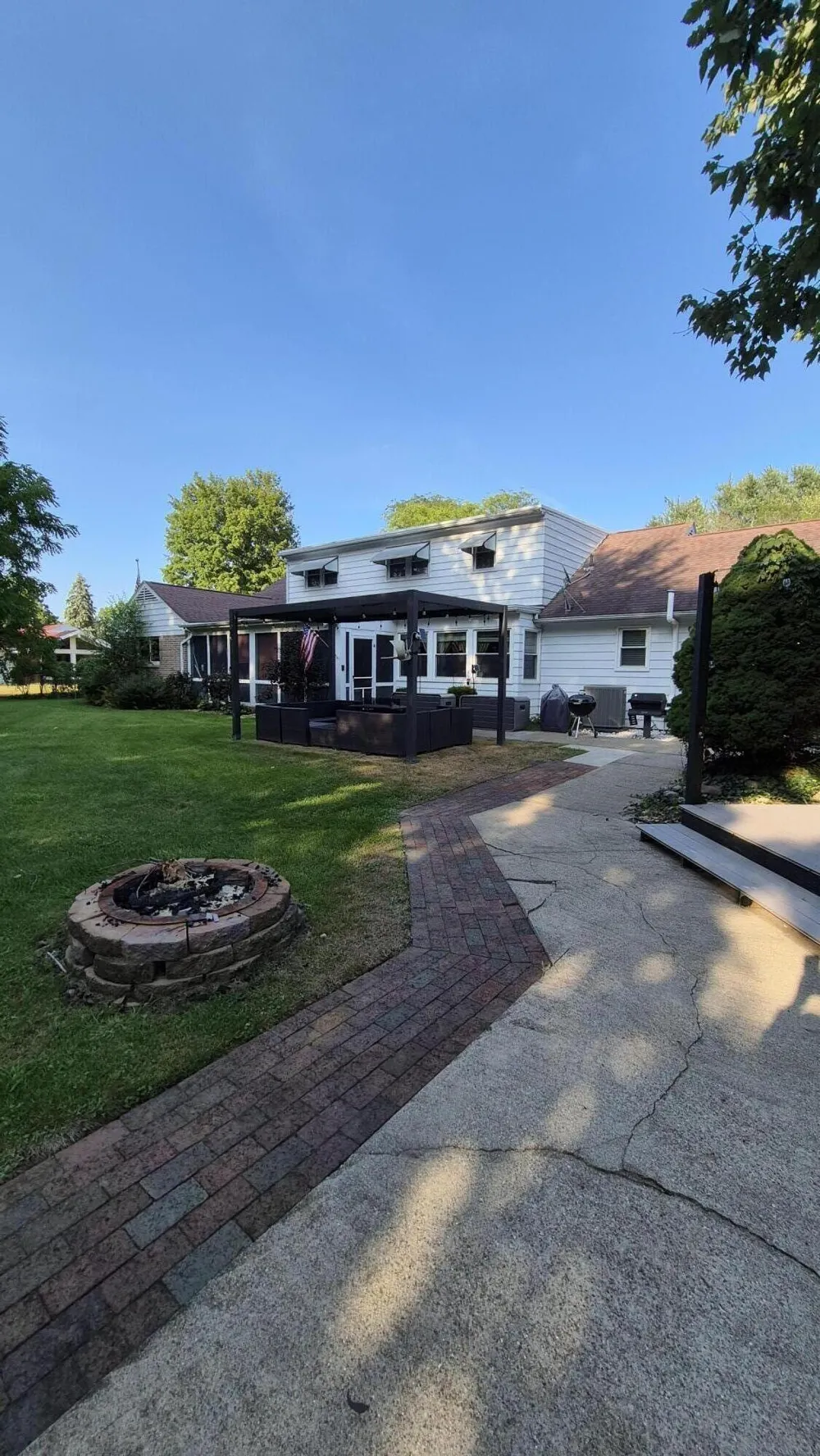 906 Walnut Street Three Rivers, MI 49093