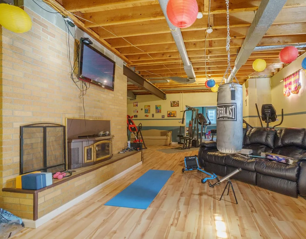 906 Walnut Street Three Rivers, MI 49093