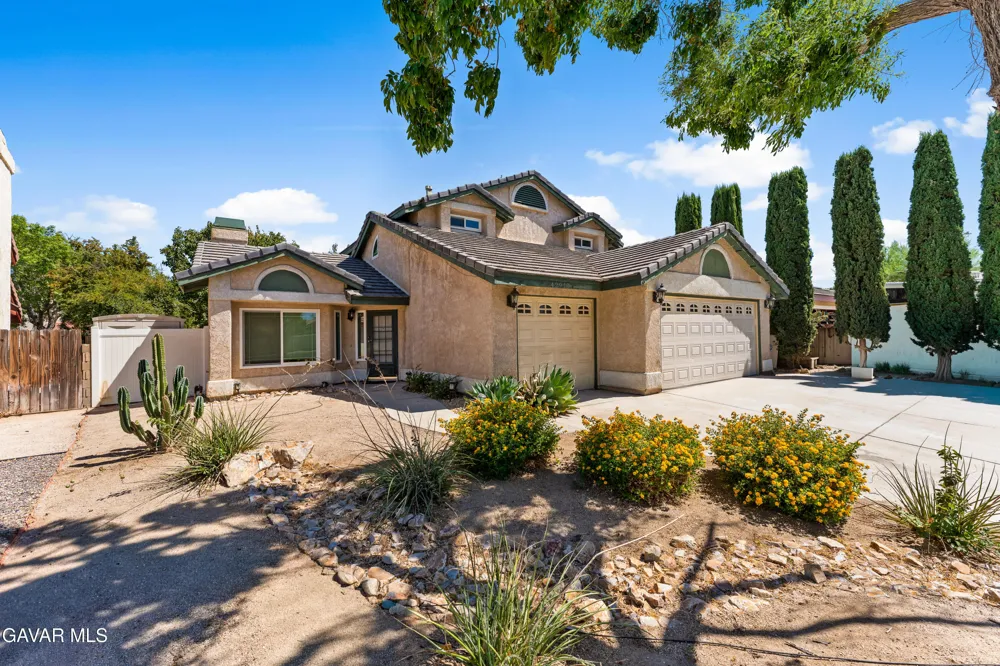 42910 Burlwood Drive Lancaster, CA 93536