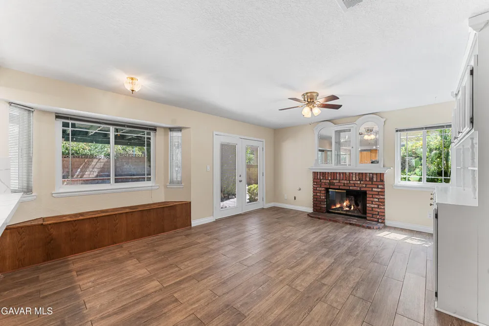42910 Burlwood Drive Lancaster, CA 93536