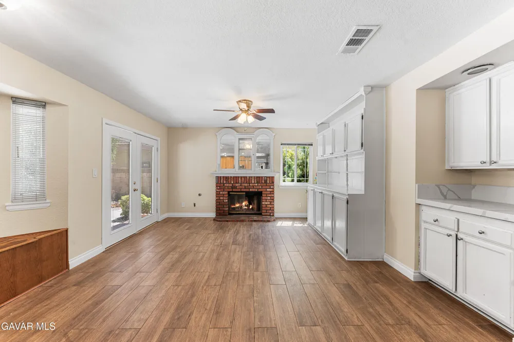 42910 Burlwood Drive Lancaster, CA 93536
