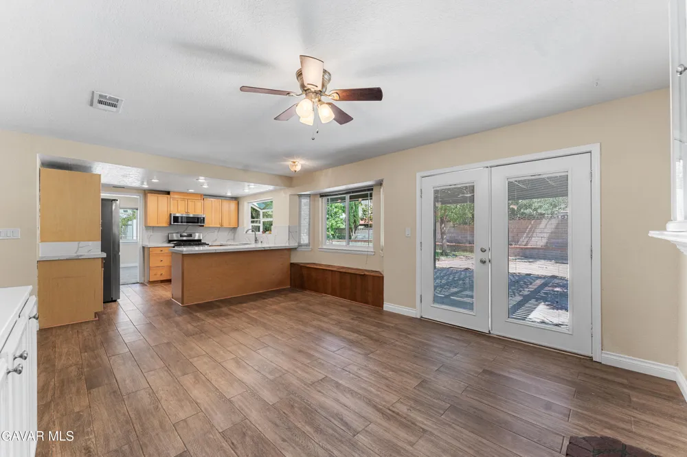 42910 Burlwood Drive Lancaster, CA 93536