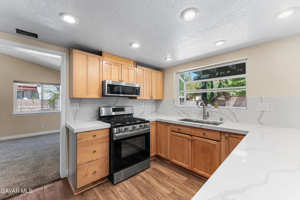 42910 Burlwood Drive Lancaster, CA 93536