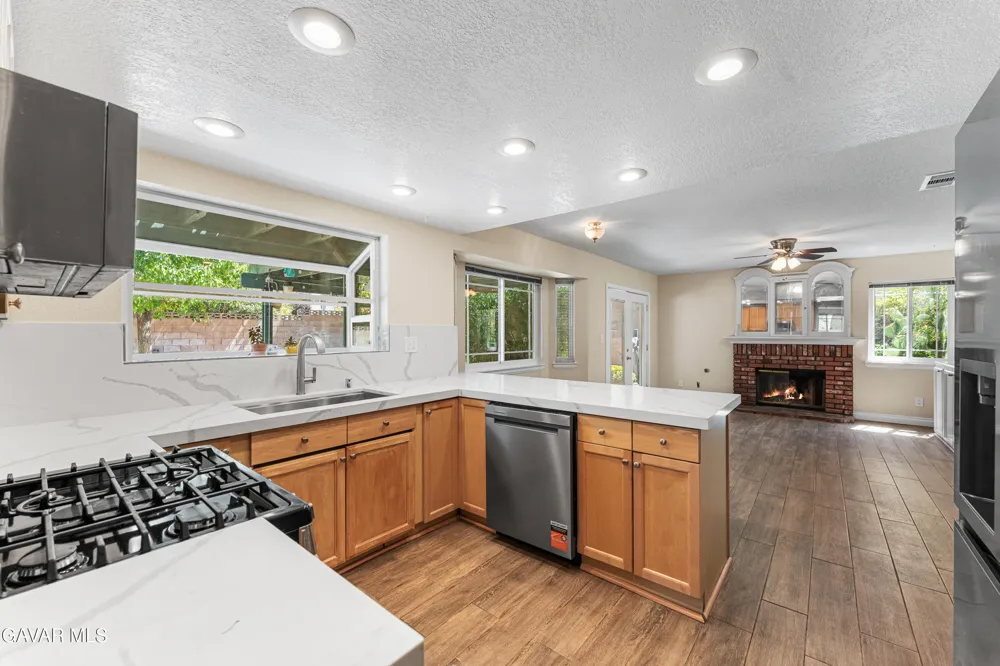 42910 Burlwood Drive Lancaster, CA 93536