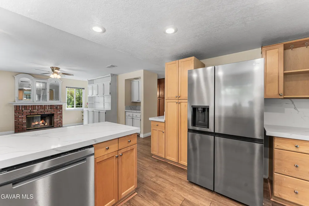 42910 Burlwood Drive Lancaster, CA 93536