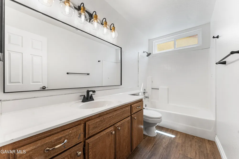 42910 Burlwood Drive Lancaster, CA 93536
