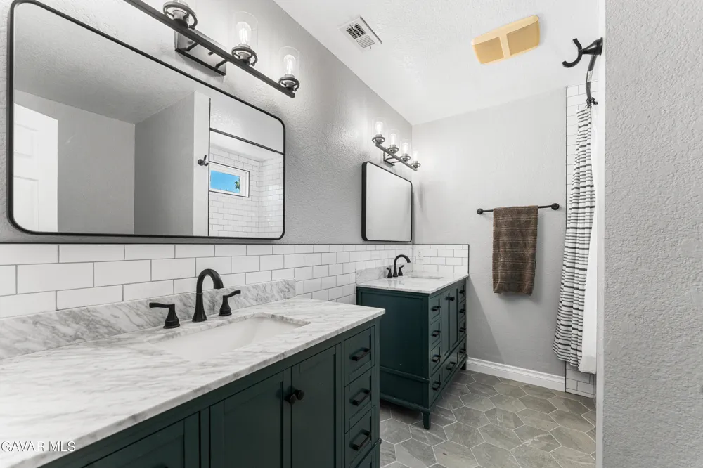 42910 Burlwood Drive Lancaster, CA 93536