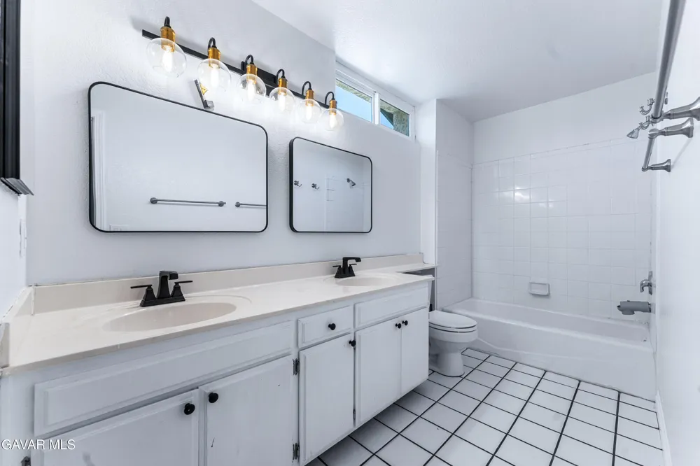 42910 Burlwood Drive Lancaster, CA 93536