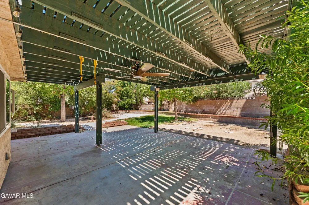 42910 Burlwood Drive Lancaster, CA 93536