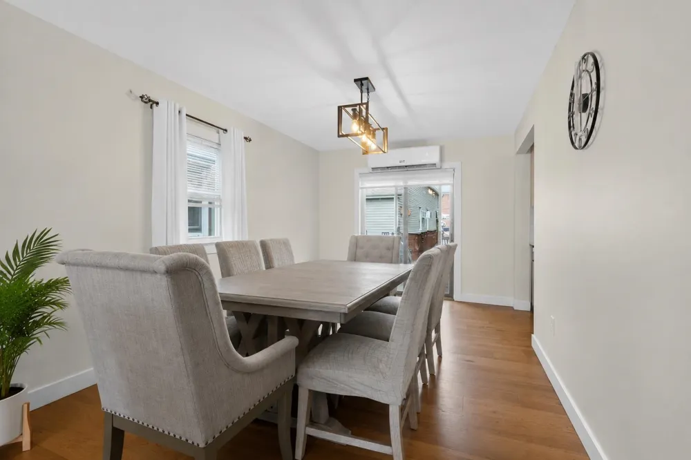 93 WEST 27TH ST Bayonne, NJ 07002