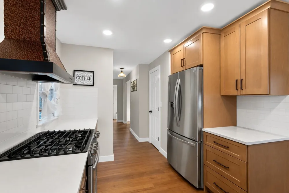 93 WEST 27TH ST Bayonne, NJ 07002