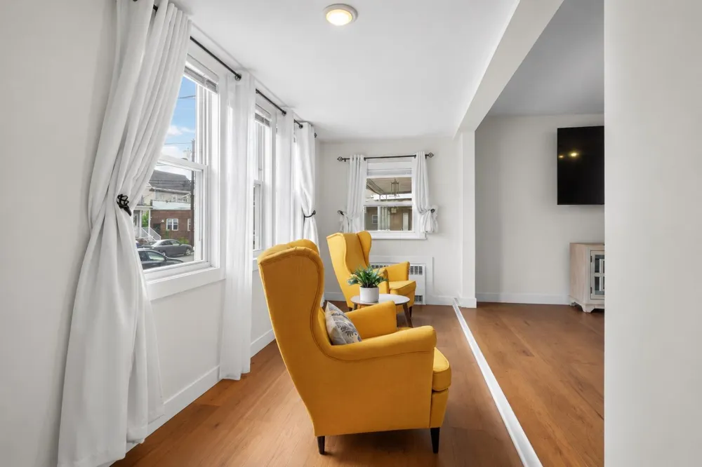 93 WEST 27TH ST Bayonne, NJ 07002