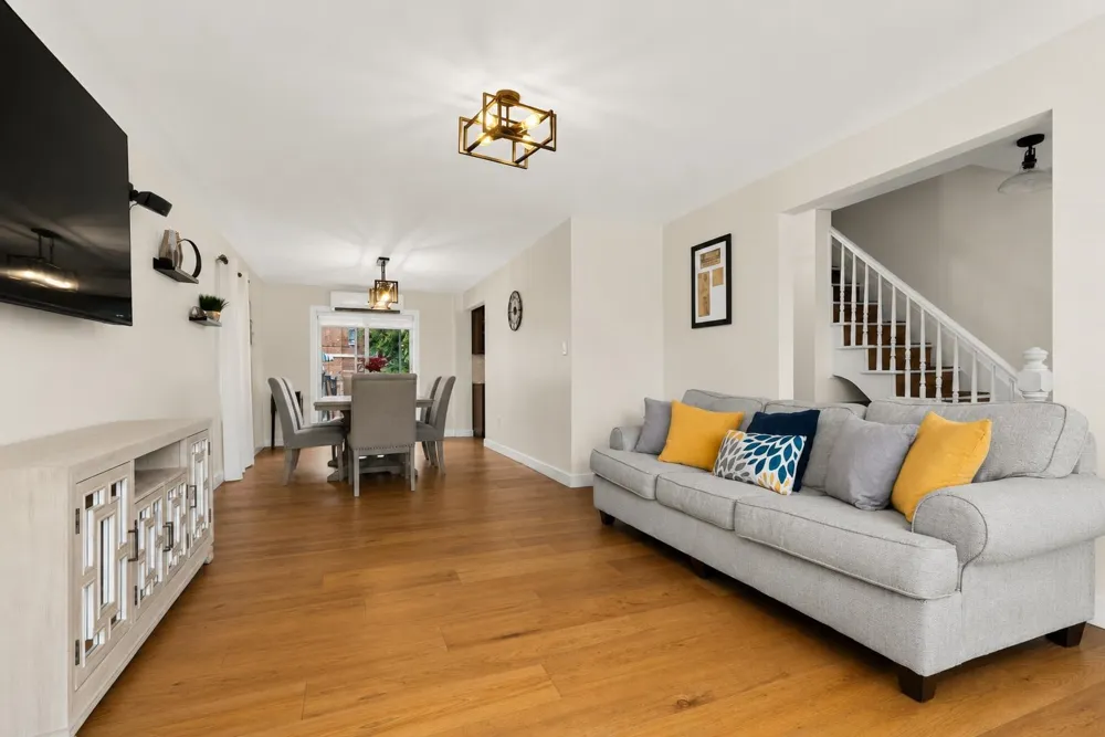 93 WEST 27TH ST Bayonne, NJ 07002
