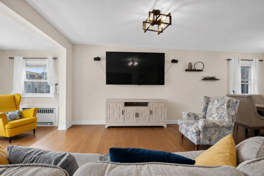 93 WEST 27TH ST Bayonne, NJ 07002