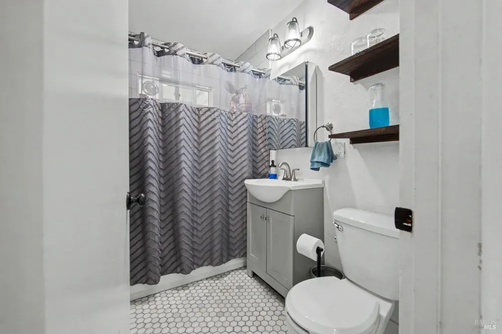 14 Bellevue Avenue Napa, CA 94558