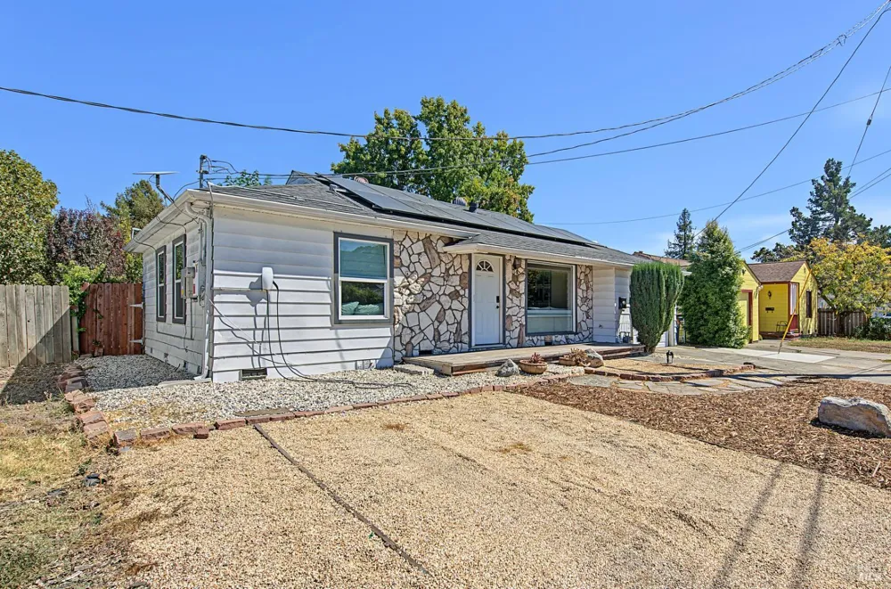 14 Bellevue Avenue Napa, CA 94558