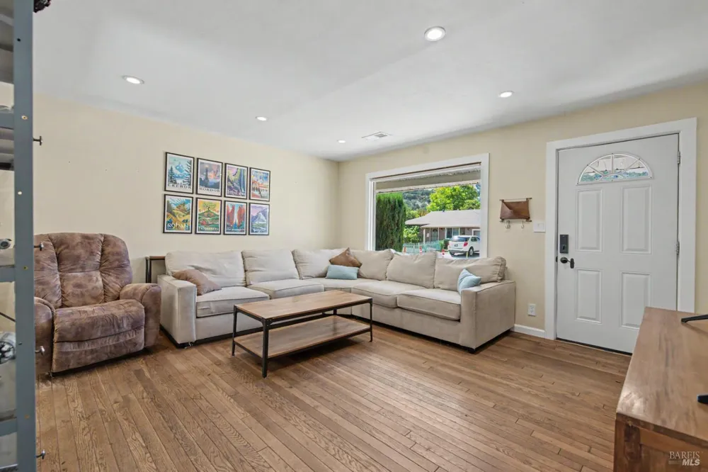 14 Bellevue Avenue Napa, CA 94558