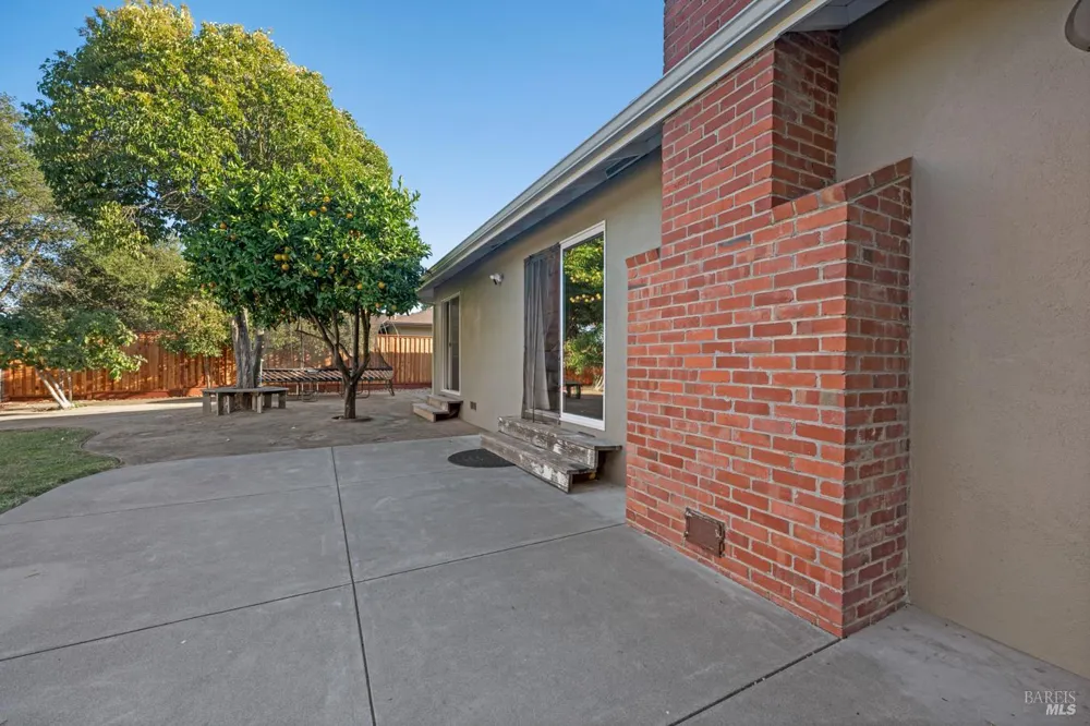 1436 Buchanan Street Novato, CA 94947