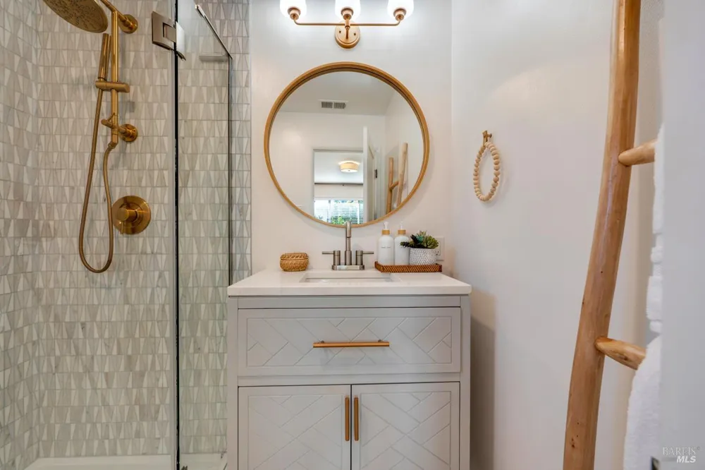 1436 Buchanan Street Novato, CA 94947