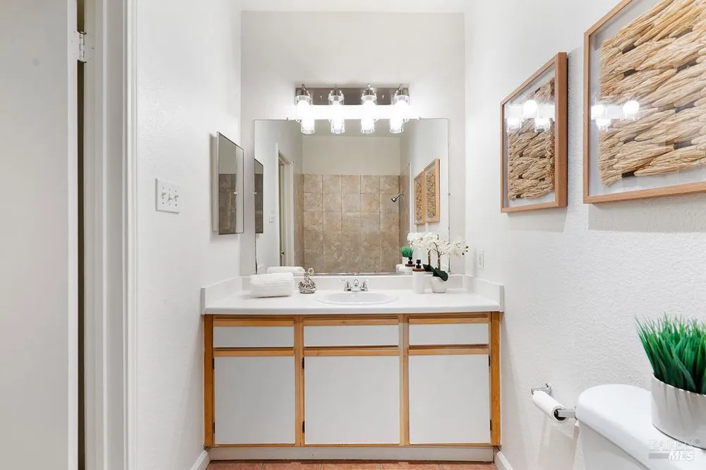 1201 Glen Cove Parkway ##1702 Vallejo, CA 94591