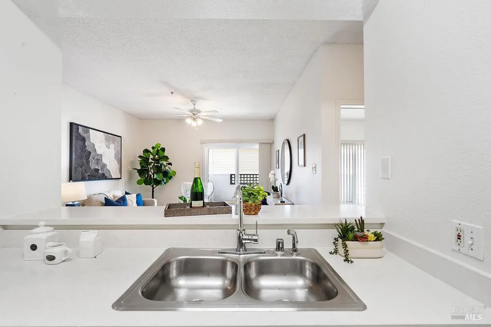 1201 Glen Cove Parkway ##1702 Vallejo, CA 94591