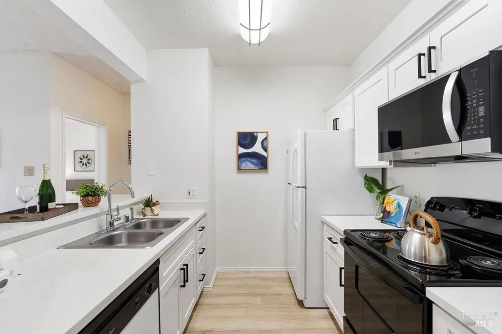 1201 Glen Cove Parkway ##1702 Vallejo, CA 94591