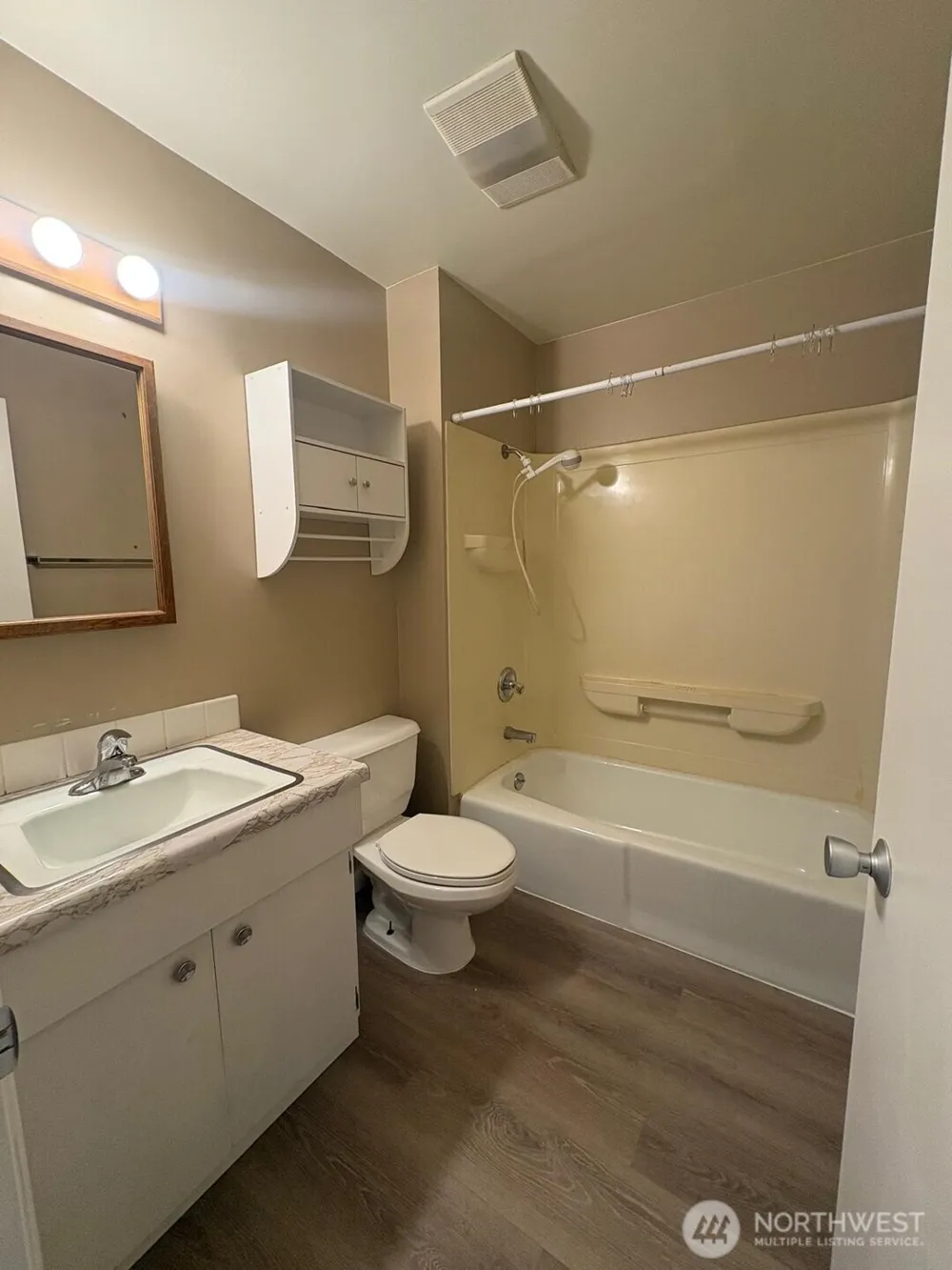 5711 122nd Pl SE #218 Bellevue, WA 98006
