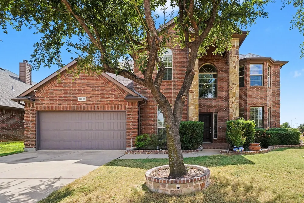 10041 Red Bluff Lane Fort Worth, TX 76177