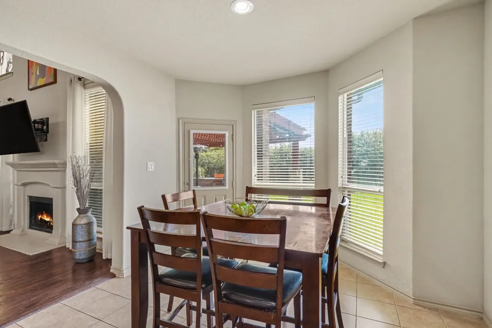 10041 Red Bluff Lane Fort Worth, TX 76177