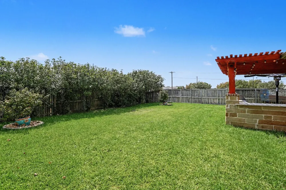 10041 Red Bluff Lane Fort Worth, TX 76177