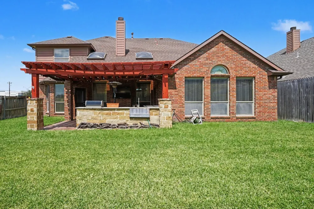 10041 Red Bluff Lane Fort Worth, TX 76177