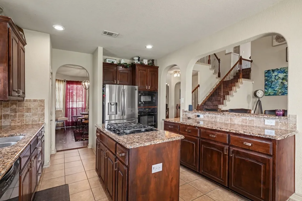 10041 Red Bluff Lane Fort Worth, TX 76177