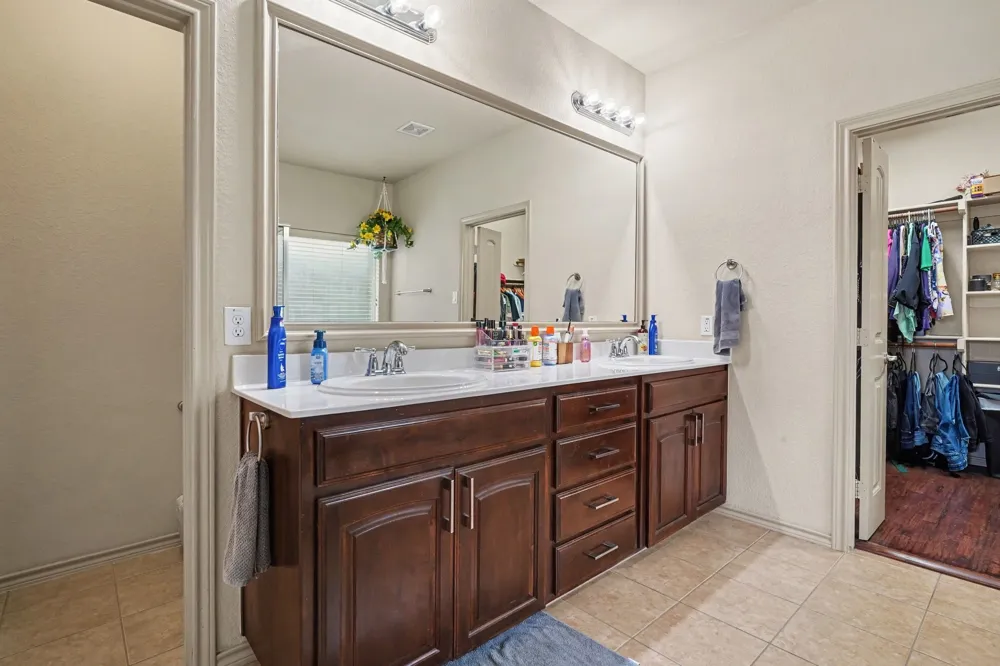 10041 Red Bluff Lane Fort Worth, TX 76177