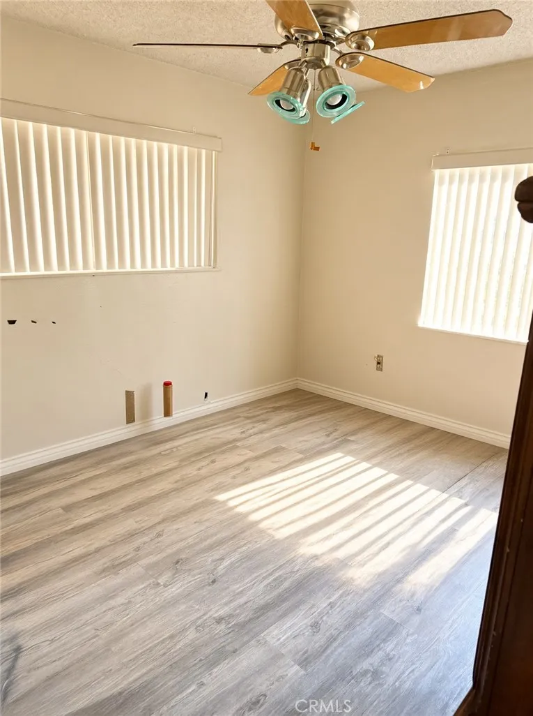 21007 Violeta Lakewood, CA 90715