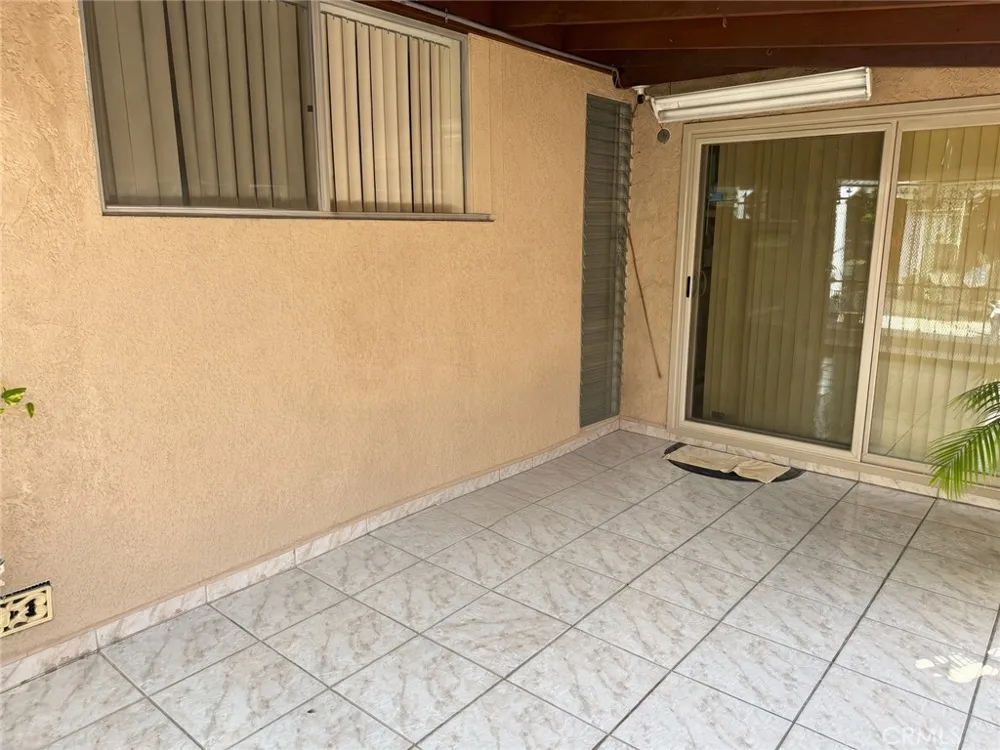 21007 Violeta Lakewood, CA 90715