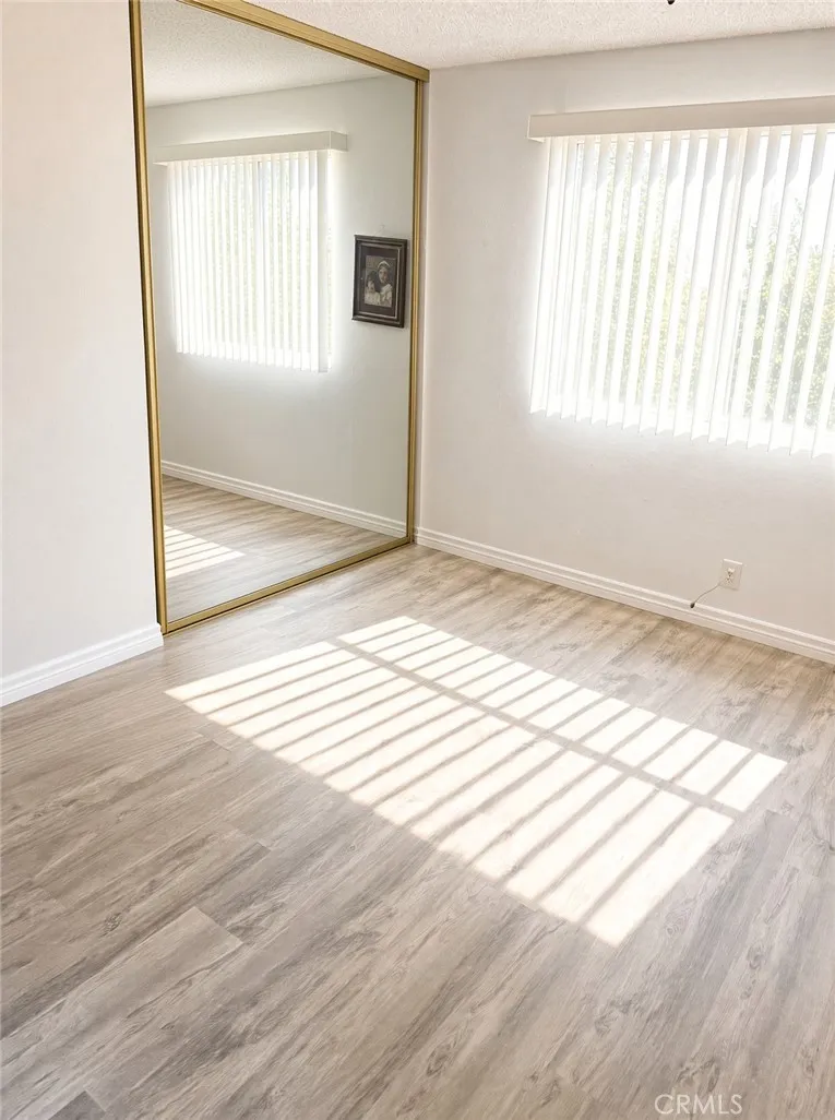 21007 Violeta Lakewood, CA 90715