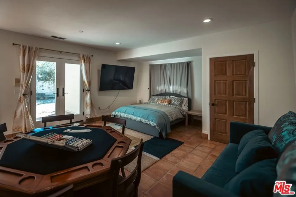 410 Crescent Heights Boulevard Los Angeles, CA 90048