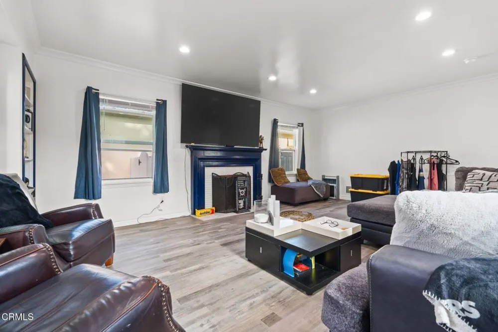 439 Deodar Avenue Oxnard, CA 93030