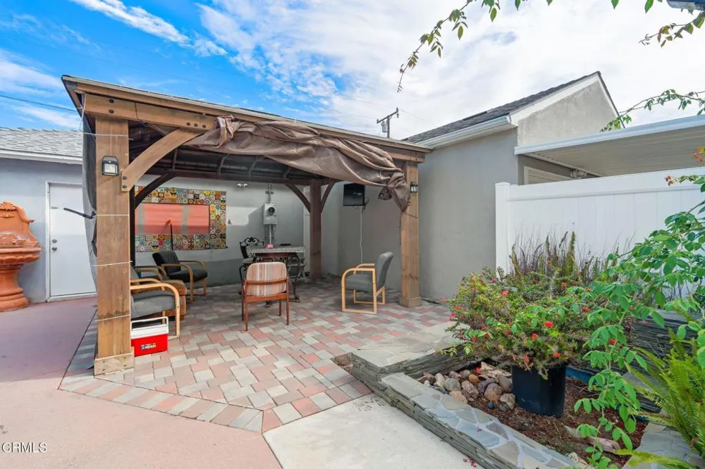 439 Deodar Avenue Oxnard, CA 93030