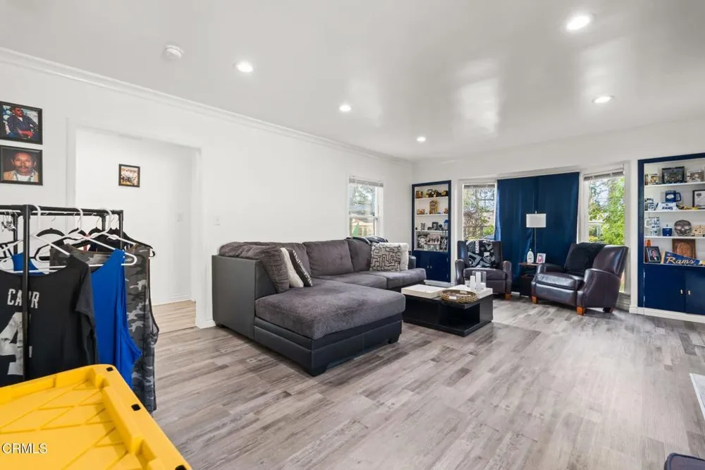 439 Deodar Avenue Oxnard, CA 93030